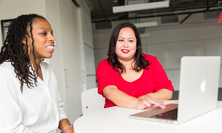 Shows a good relationship with a boss